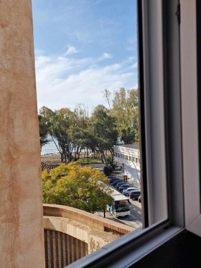 1 Room Atico Pedregalejo Malaga Ngoại thất bức ảnh